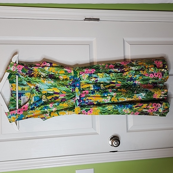 Tanner of North Carolina Dresses & Skirts - VINTAGE Tanner of North Carolina Bright Floral Scoop Neck Women's Dress Size 8